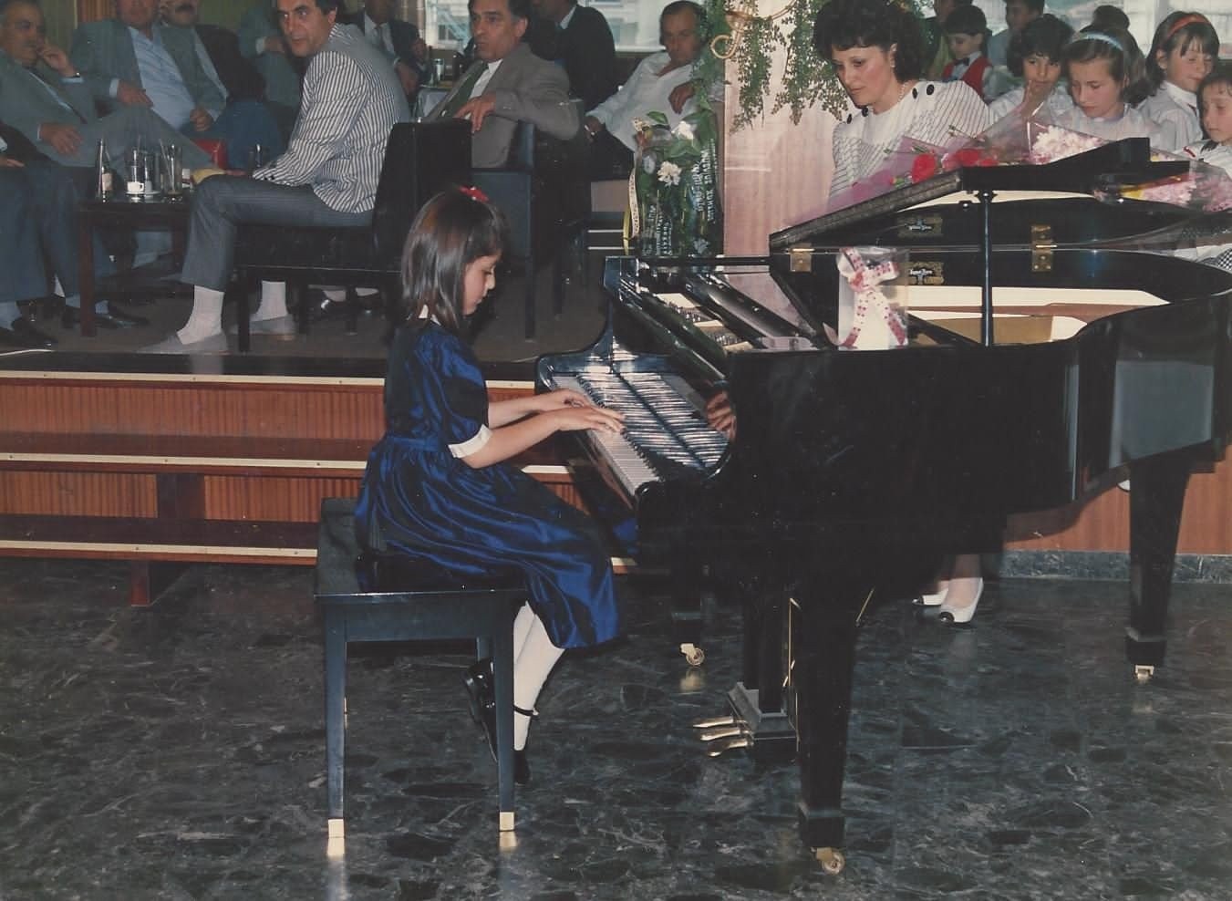 dermentzopoulou-proinos-kafes-sto-piano.JPG