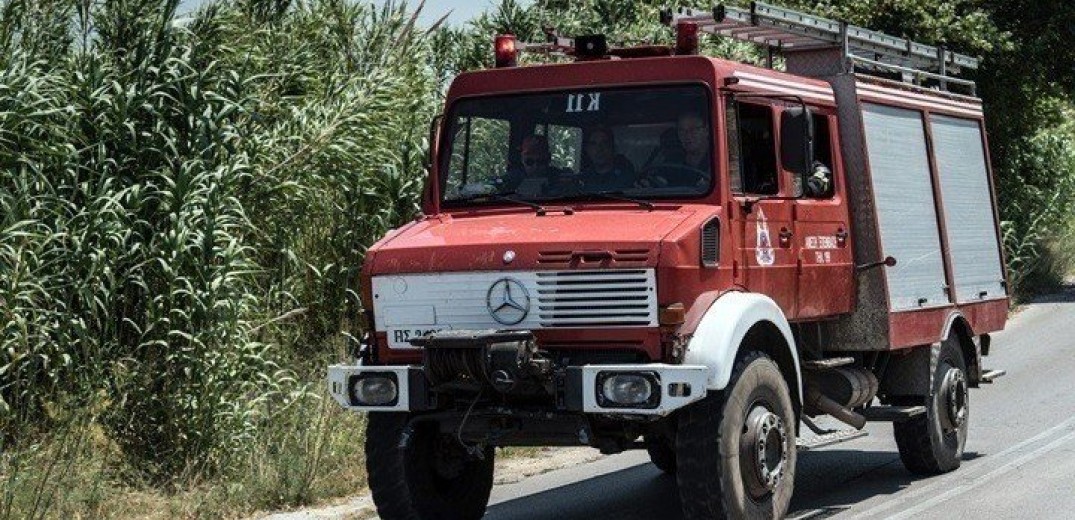 Θεσσαλονίκη: Φωτιά σε όχημα που ήταν εν κινήσει στη Μουδανιών
