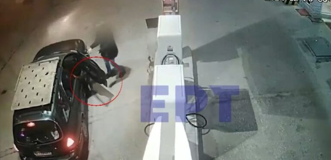 Θεσσαλονίκη: Τρόμος για ιδιοκτήτρια βενζινάδικου στο Καλοχώρι - Την απείλησαν με όπλο και άρπαξαν τον σταυρό από τον λαιμό της (βίντεο)