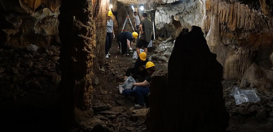Το σπήλαιο της Μαρώνειας αποκαλύπτει τα μυστικά του (Υπέροχες εικόνες)