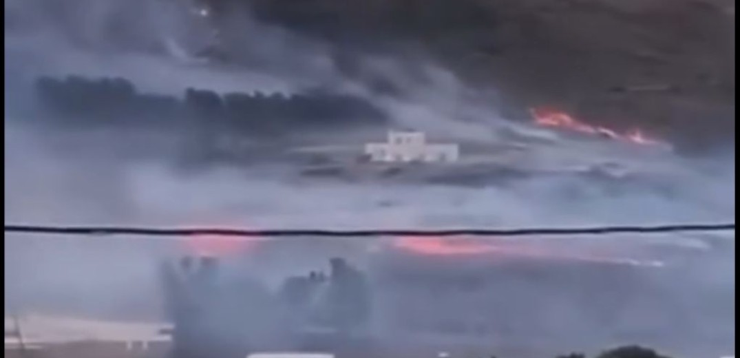 Οριοθετήθηκε η πυρκαγιά στην Πάρο - Μήνυμα από το 112 για εκκένωση του Πυργακίου Παροικιάς (βίντεο)
