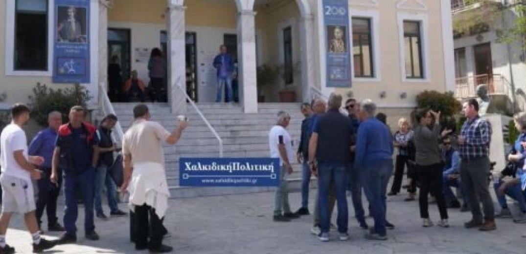 Χαλκιδική: Διαμαρτύρονται κάτοικοι και δήμος Κασσάνδρας για την επικείμενη κατάργηση του Ειρηνοδικείου (βίντεο)