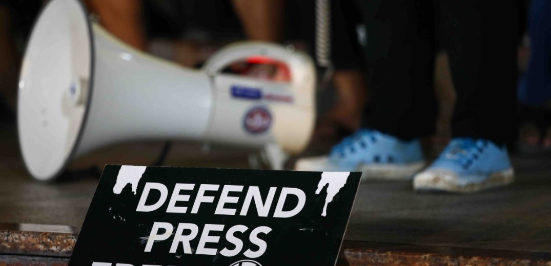 Δημοσιογράφοι Χωρίς Σύνορα: Οι πολιτικές πιέσεις στα μέσα ενημέρωσης αυξάνονται σ’ όλο τον κόσμο