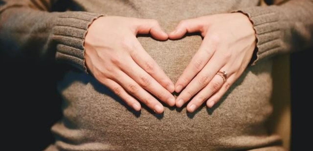Καστοριά: Γυναίκα με κορονοϊό γέννησε υγιέστατο κοριτσάκι 