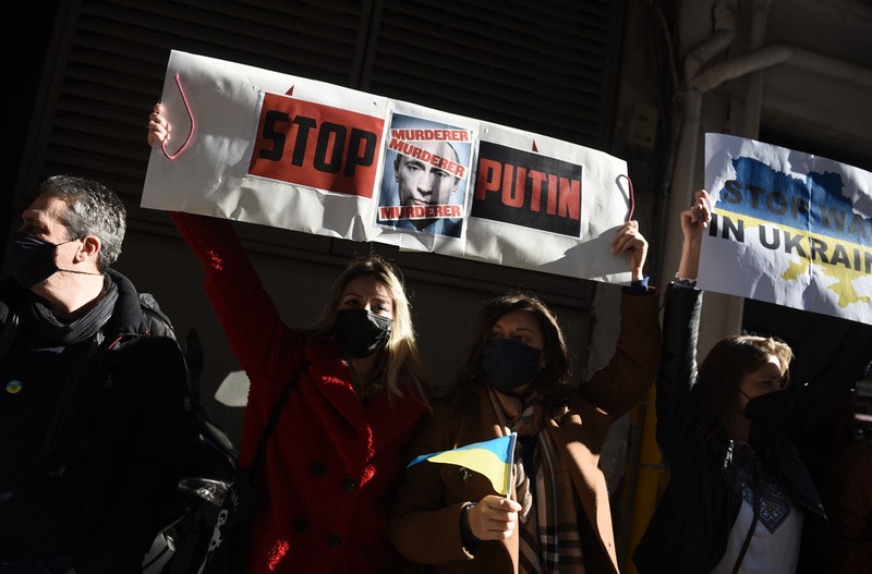 Θεσσαλονίκη: Διαμαρτυρία Ουκρανών έξω από το Ρωσικό προξενείο (φωτογραφίες)
