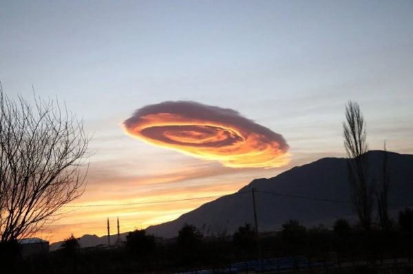 ufo-cloud-7-600x399.jpg
