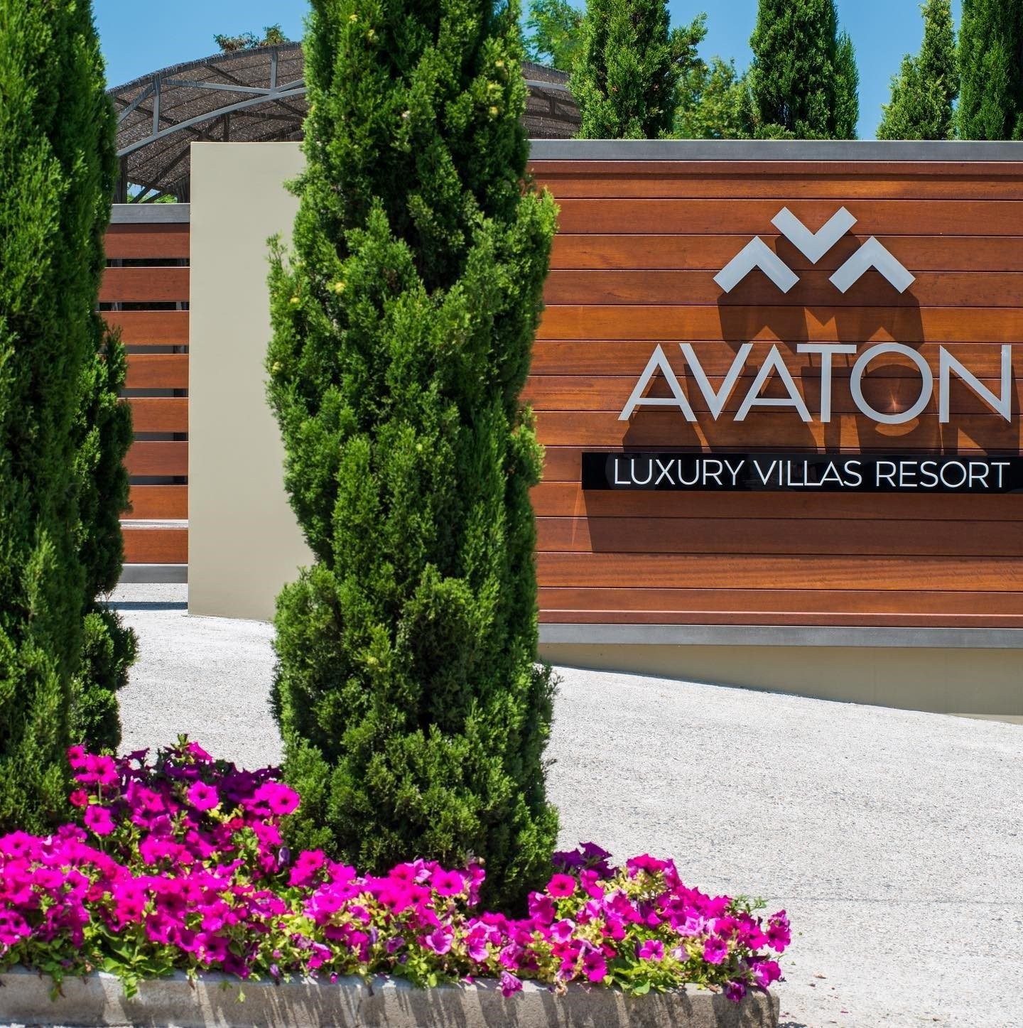 avaton-luxury-hotel-villas2.jpg