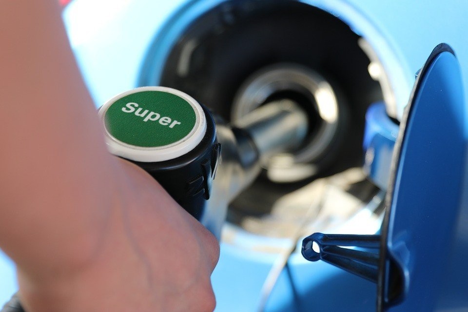 Petrol will drop to less than 1.5 euros