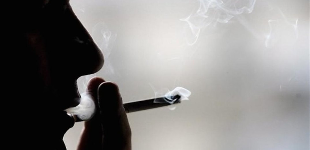 Το τσιγάρο στην Ελλάδα δεν είναι πια  και τόσο... κουλ 