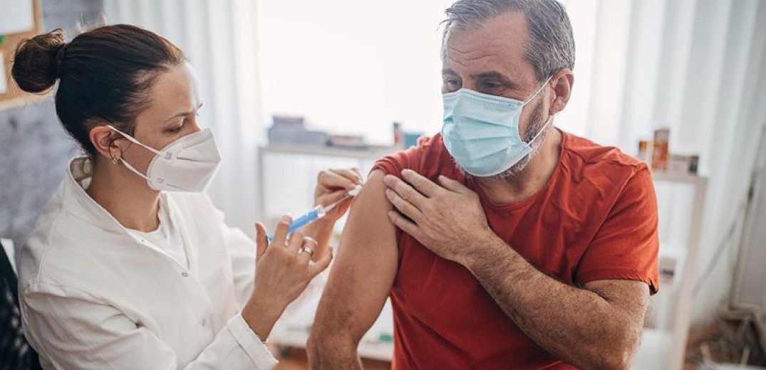 Κορονοϊός: Νέα ενισχυτική δόση εμβολίου από Σεπτέμβριο; 
