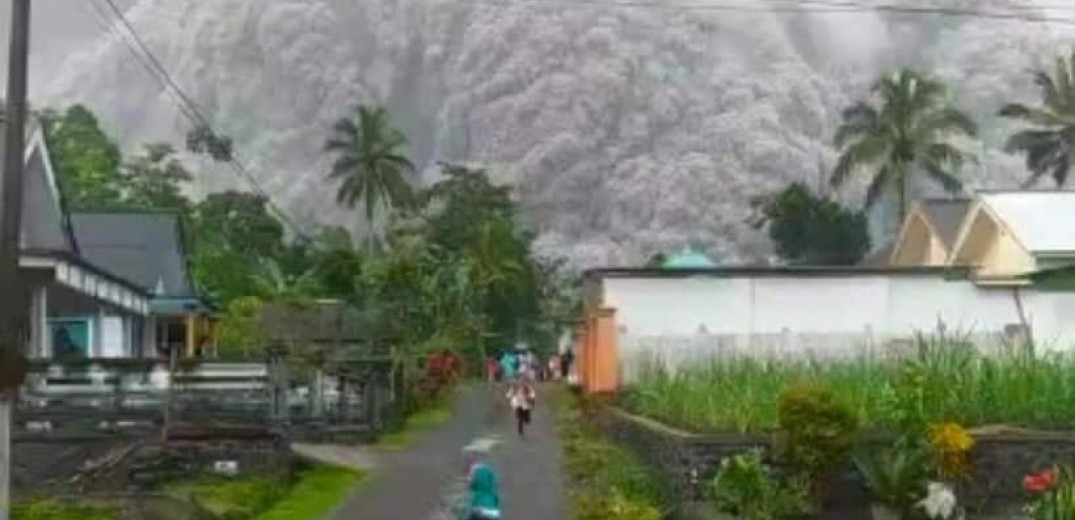 Ινδονησία: Εξερράγη το ηφαίστειο Σεμέρου - Εκτόξευσε τέφρα στον ουρανό