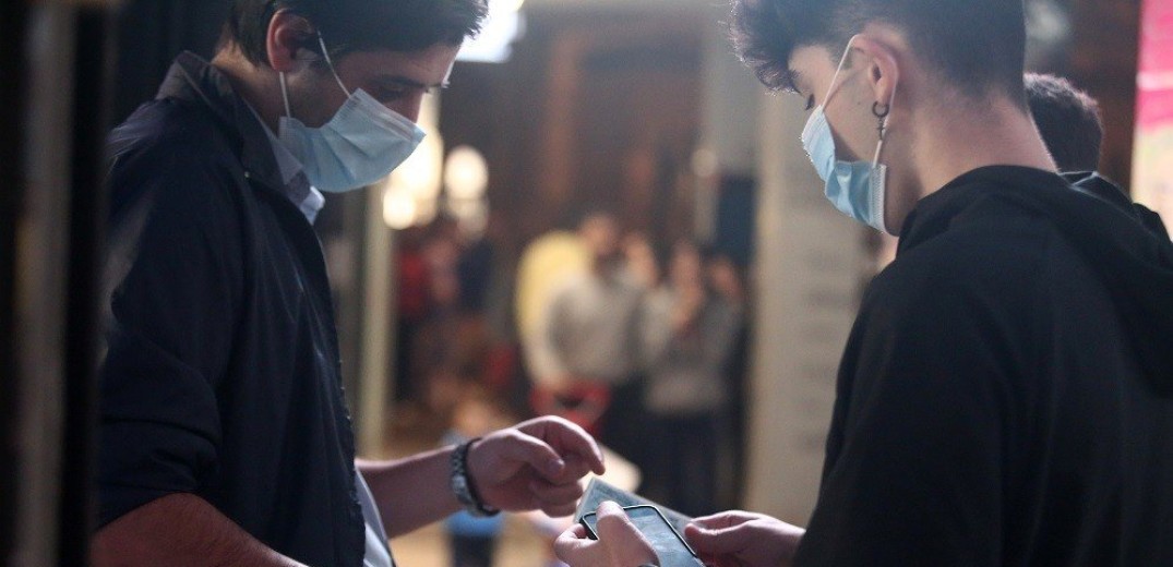Κορονοϊός: Οριακή πτώση του ιικού φορτίου στη Θεσσαλονίκη - Μικρή μείωση στους θανάτους