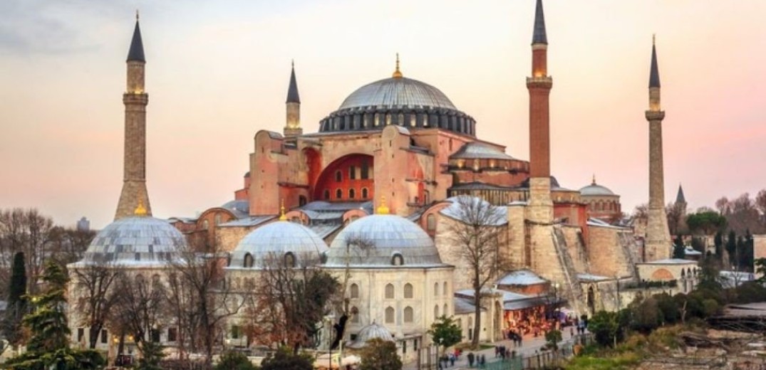 Τουρκία: Καταγγελίες για νέες φθορές στην Αγία Σοφία
