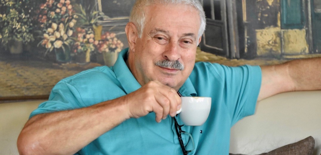 Πρωινός καφές με τον δημοσιογράφο Παντελή Σαββίδη