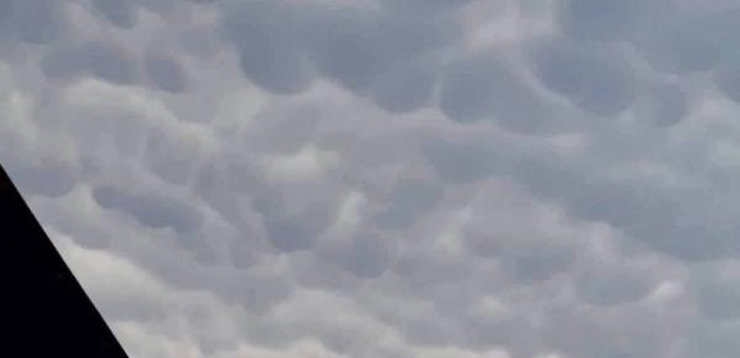 Εντυπωσιακές εικόνες: Τα μοναδικά σύννεφα mammatus κάλυψαν τον ουρανό της Καβάλας (φωτ.)