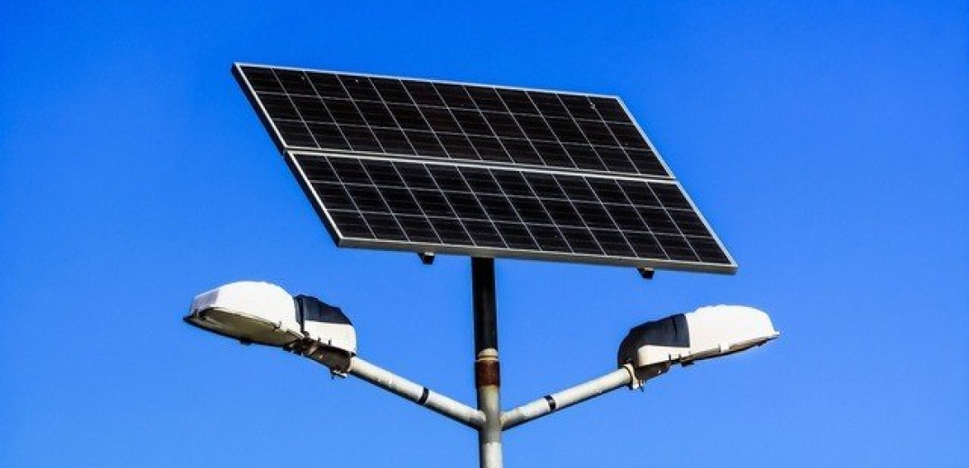 Δήμοι: «Σβήνουν» τα φώτα και… ανάβουν Led  και φωτοβολταϊκά 