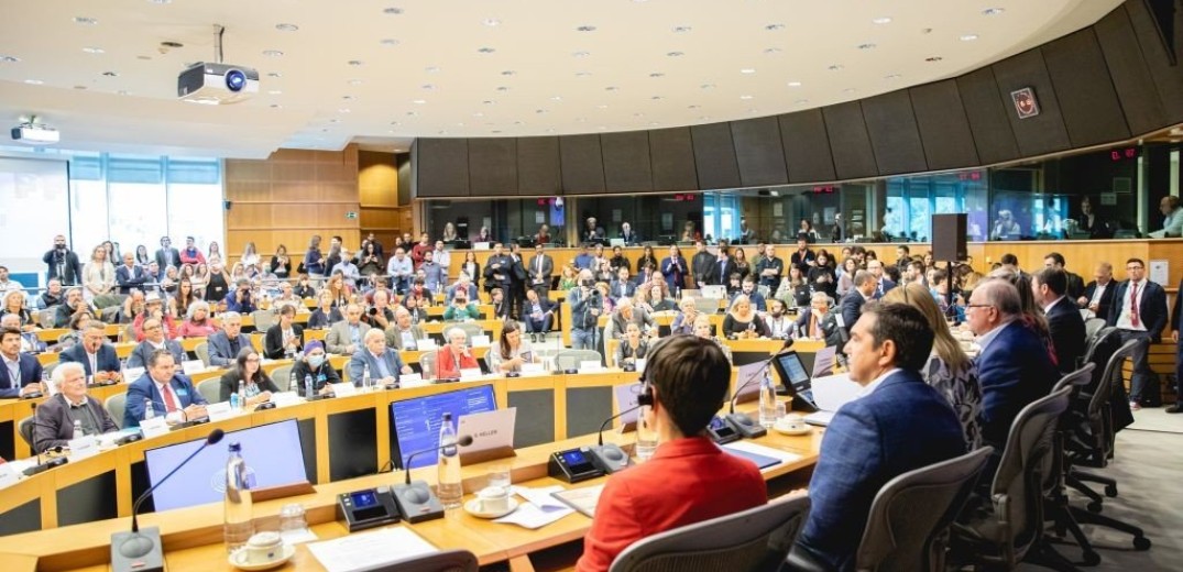 Ενός λεπτού σιγή στο Ευρωκοινοβούλιο για τα θύματα των σεισμών σε Τουρκία και Συρία
