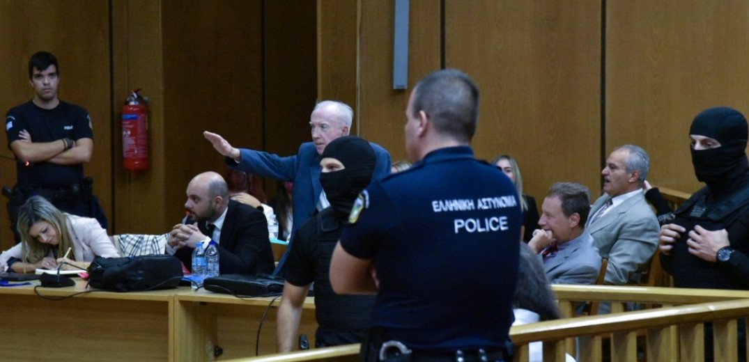Ασκήθηκε ποινική δίωξη στον Κωνσταντίνο Πλεύρη για τον ναζιστικό χαιρετισμό στη δίκη της Χρυσής Αυγής