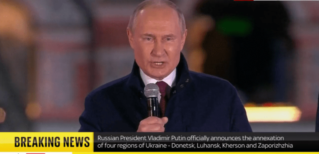 Σόου Πούτιν στην Κόκκινη Πλατεία: Έταξε σχολεία και νοσοκομεία στις περιοχές που προσάρτησε (βίντεο)
