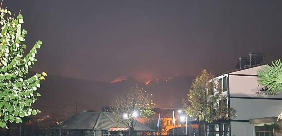 Παπίκιο Όρος:  H εικόνα της πυρκαγιάς που καίει για 16η μέρα 