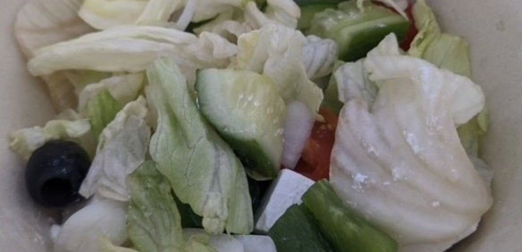 Ε, όχι και ελληνική σαλάτα&#33; Τιμές... γκουρμέ για φαγητό που δεν τρώγεται στα γήπεδα του Μουντιάλ