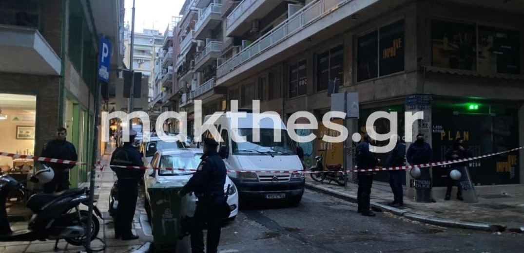  Θεσσαλονίκη: Επιχείρηση εκκένωσης από την ΕΛ.ΑΣ. στην κατάληψη Mundo Nuevo - 4 συλλήψεις και 8 προσαγωγές - Κλειστή η οδός Φιλίππου (φωτ.)
