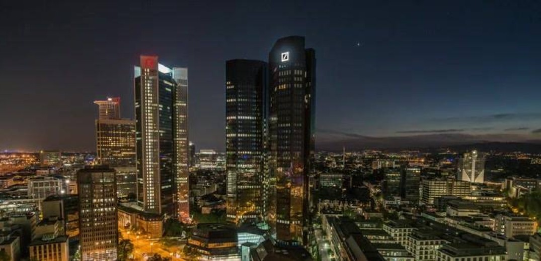 Deutsche Bank: Οι επενδυτές να εξετάζουν τις ελληνικές τράπεζες ως βιώσιμες επενδυτικές επιλογές