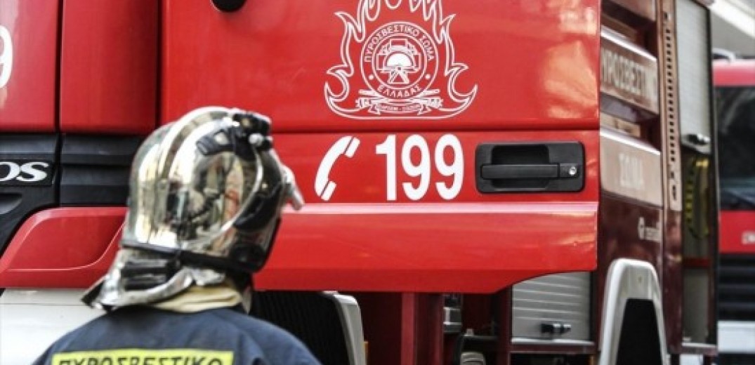 Θεσσαλονίκη: Φωτιά σε σταθμευμένο όχημα στα Πεύκα