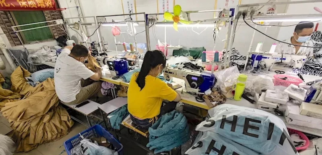 Στα άδυτα της Shein: Σύγχρονοι «σκλάβοι» ράβουν τα φτηνά μας ρούχα