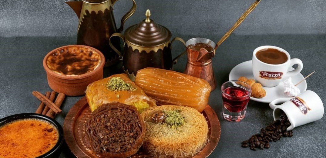 Ζαχαροπλαστεία Χατζή: Η πολίτικη μαεστρία στα εορταστικά γλυκίσματα