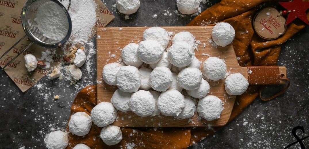 Γλυκισματοποιείον «Stratis»: Χριστούγεννα με την παράδοση να συναντά τη σύγχρονη ζαχαροπλαστική