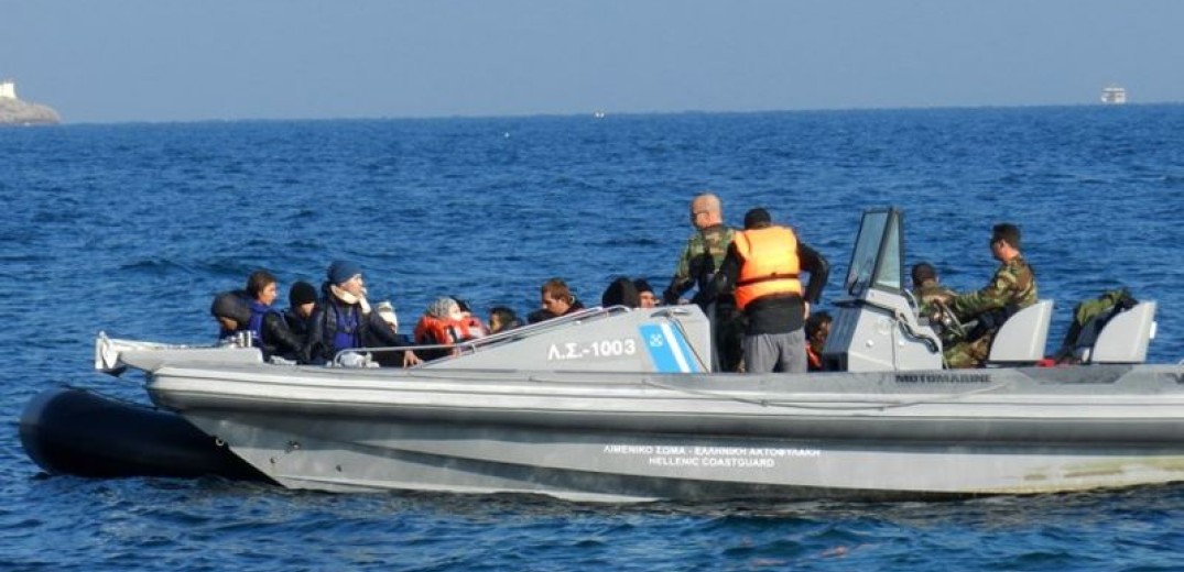 Τρεις νεκροί μετά το ναυάγιο με μετανάστες στη Μύκονο - Πληροφορίες για 17 επιβαίνοντες στο σκάφος