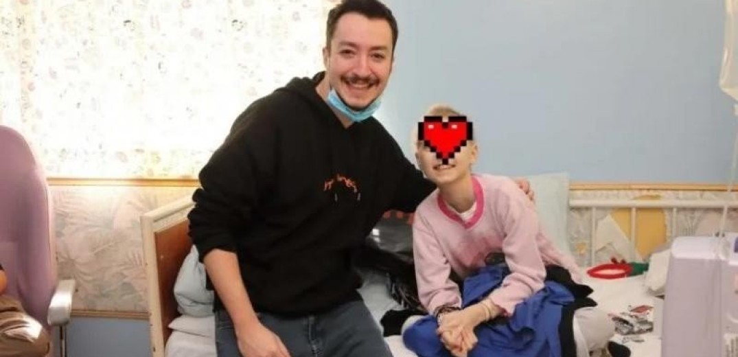 Κρήτη: Θεσσαλονικιός YouTuber έκανε τεράστιο δώρο σε 16χρονη με καρκίνο