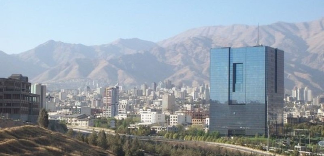 Παραιτήθηκε ο διοικητής της κεντρικής τράπεζας του Ιράν μετά την ιστορική «βουτιά» του ριάλ