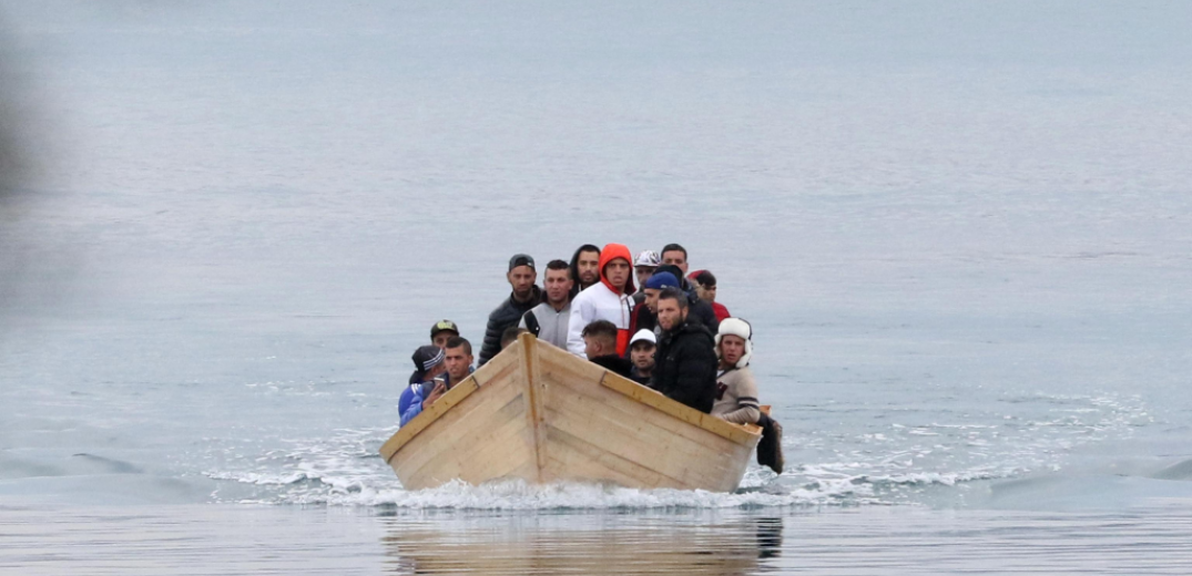 Ιταλία: 8 μετανάστες νεκροί λόγω ψύχους και ασιτίας - Βρέθηκαν μέσα σε πλοιάριο