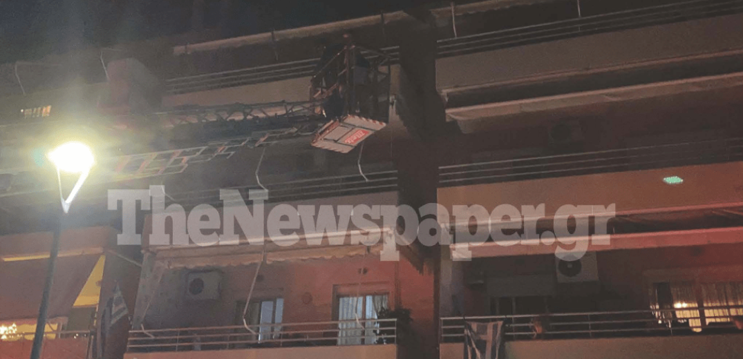 Πυρκαγιά σε πολυκατοικία στον Βόλο-Απεγκλωβίστηκαν 15 άνθρωποι (βίντεο & φωτ.)