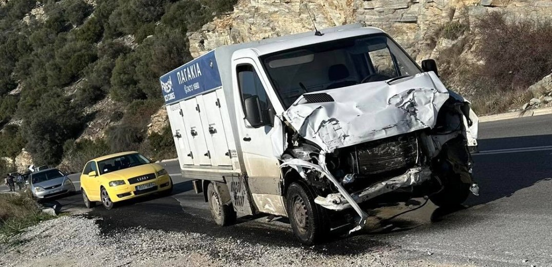 Bόλος: Σύγκρουση ΙΧ με φορτηγάκι - Ένας νεκρός