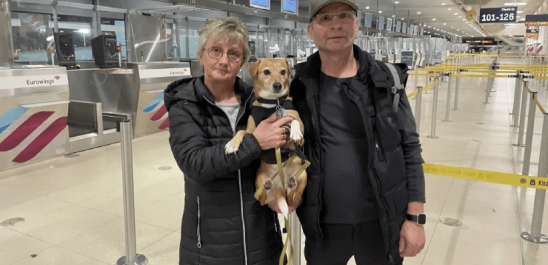 Γερμανία: Ιδιοκτήτες σκύλων άλλαξαν χρονιά στο αεροδρόμιο για να μην αναστατωθούν οι τετράποδοι φίλοι τους (φωτ.)