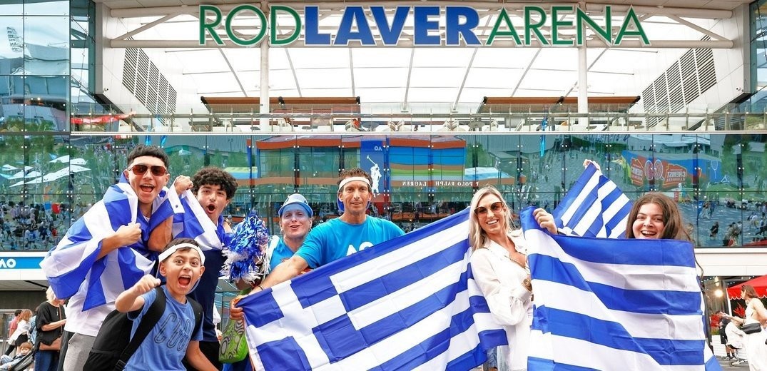 Τένις: Έλληνες φίλαθλοι έστησαν... πάρτι στη Μελβούρνη για τον τελικό του Τσιτσιπά (βίντεο)