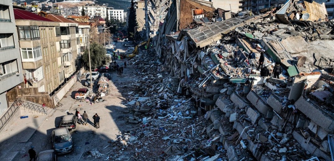 ΕΕ: Οι διεθνείς δωρητές καλούνται να βοηθήσουν τους πληγέντες των φονικών σεισμών σε Τουρκία και Συρία