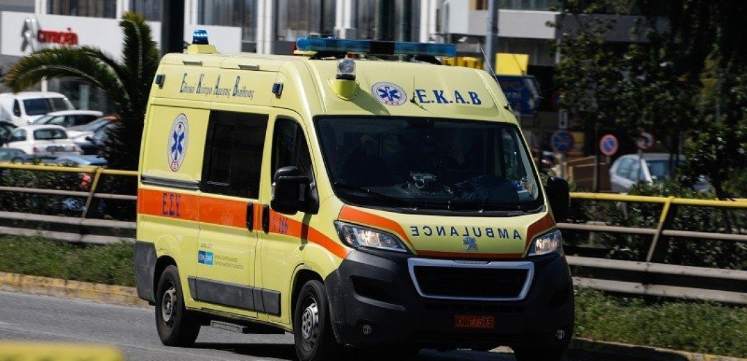 Θεσσαλονίκη: Αυτοκίνητο έπεσε πάνω σε απορριμματοφόρο - Τραυματίστηκε εργαζόμενη