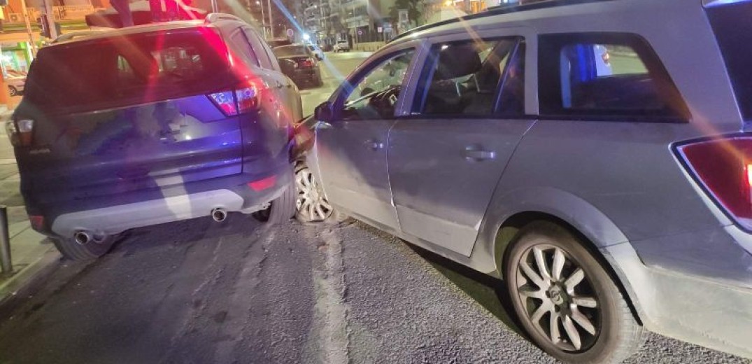  Τροχαίο ατύχημα με εμπλοκή τριών αυτοκινήτων στην ανατολική Θεσσαλονίκη (φωτ.)