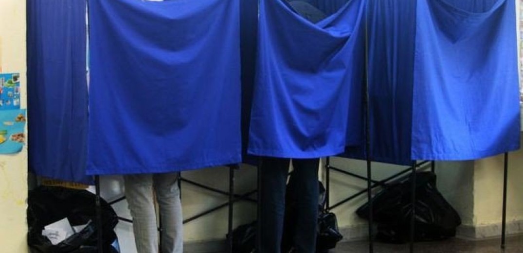 «Μέσα και ο Δούρειος Ίππος Κασιδιάρη»: Ο κυπριακός Τύπος σχολιάζει τις ελληνικές εκλογές