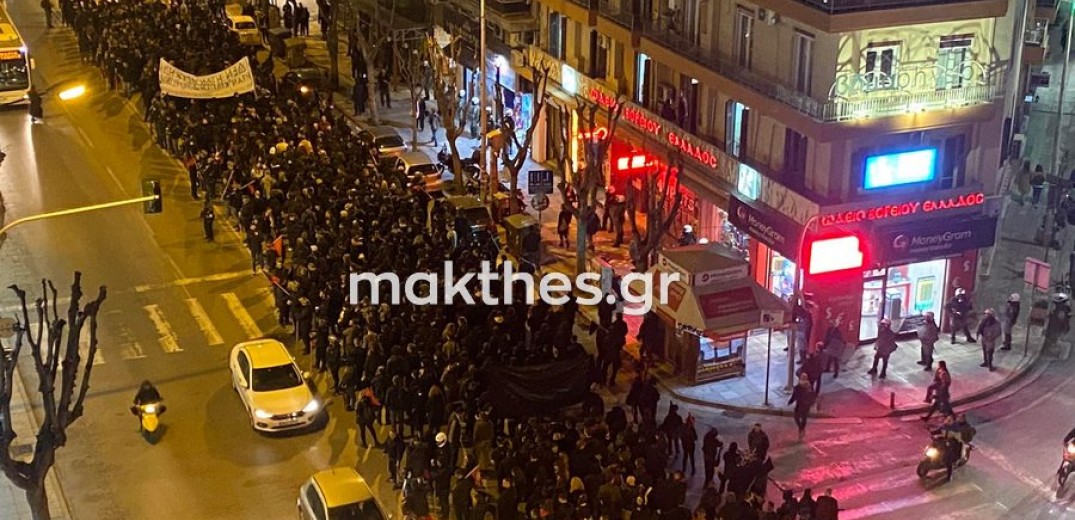 Θεσσαλονίκη: Συγκέντρωση διαμαρτυρίας και πορεία για την τραγωδία των Τεμπών (βίντεο & φωτ.)