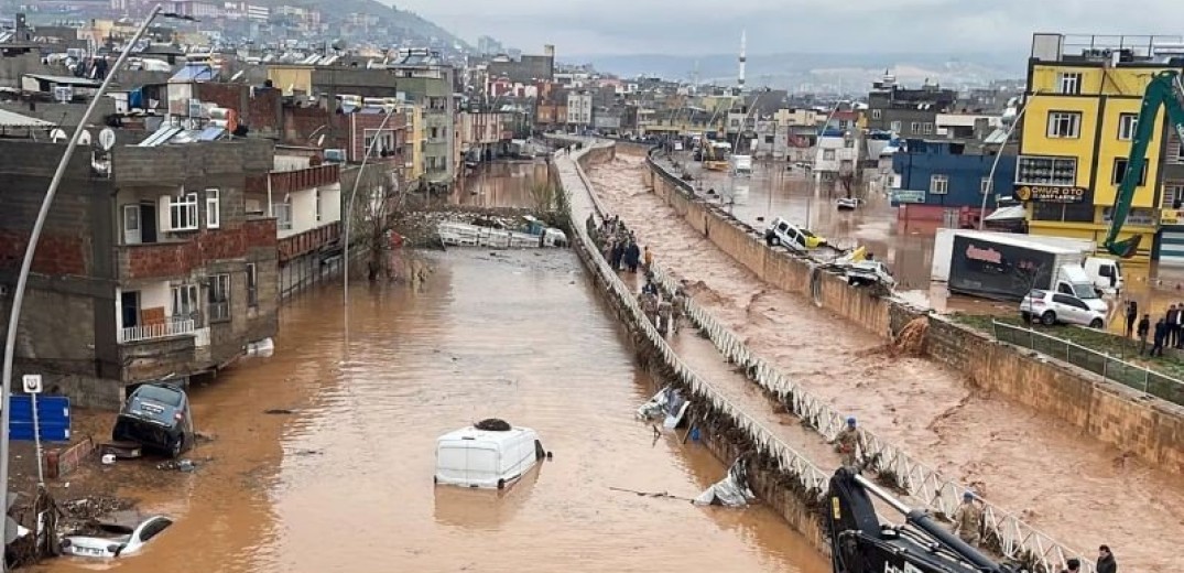 Τουρκία: Φονικές πλημμύρες σε σεισμόπληκτες περιοχές - Τουλάχιστον 14 νεκροί (βίντεο)