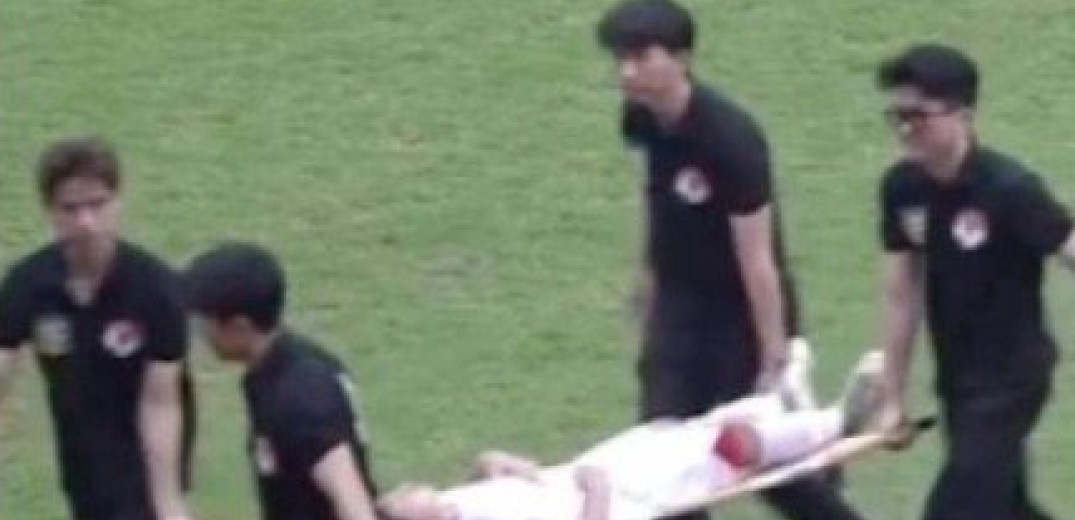 Νεαρός ποδοσφαιριστής μιμήθηκε τον Ρονάλντο και έφυγε με φορείο από το γήπεδο (βίντεο)