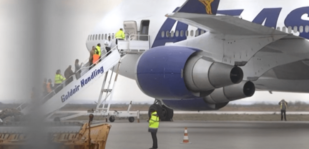 Αλεξανδρούπολη: Έφτασε το μεγαλύτερο αεροπλάνο που έχει προσγειωθεί ποτέ στο «Δημόκριτος» (βίντεο)