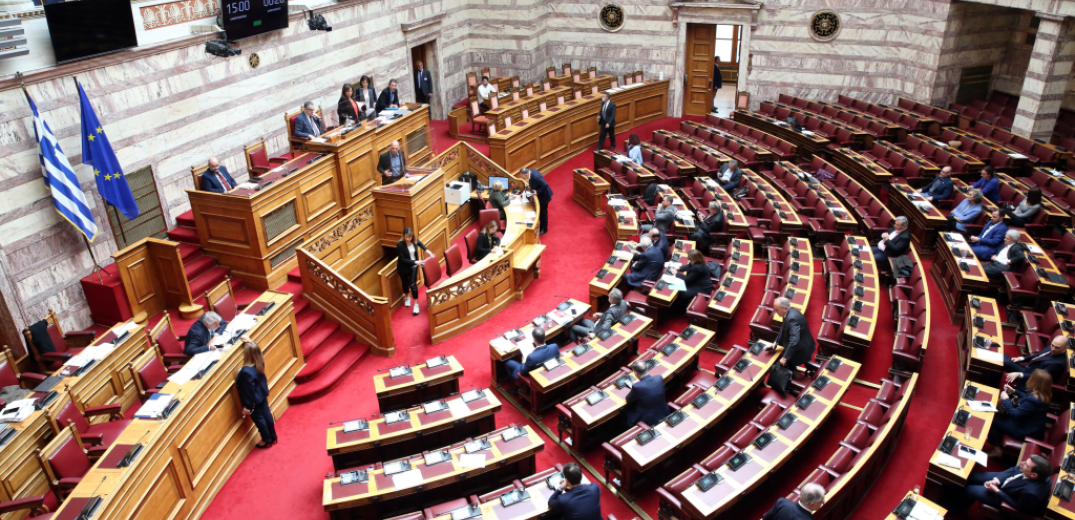 Πέρασε η τροπολογία για το μόρφωμα Κασιδιάρη με τις ψήφους ΝΔ και ΠΑΣΟΚ
