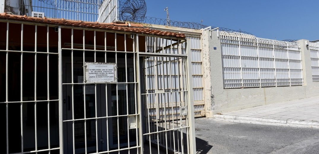 Προφυλακίστηκαν 3 από τους συλληφθέντες για τη διακίνηση ναρκωτικών σε σχολείο στην Πάτρα