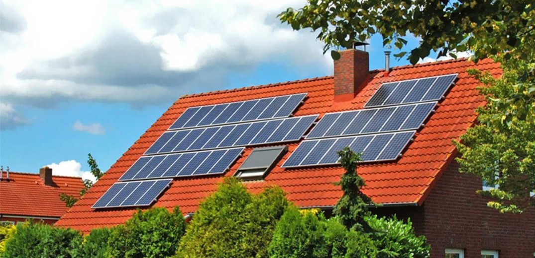 Η ώρα των... «φωτοβολταϊκών στη στέγη» - Επιδότηση μέχρι 16.000 ευρώ